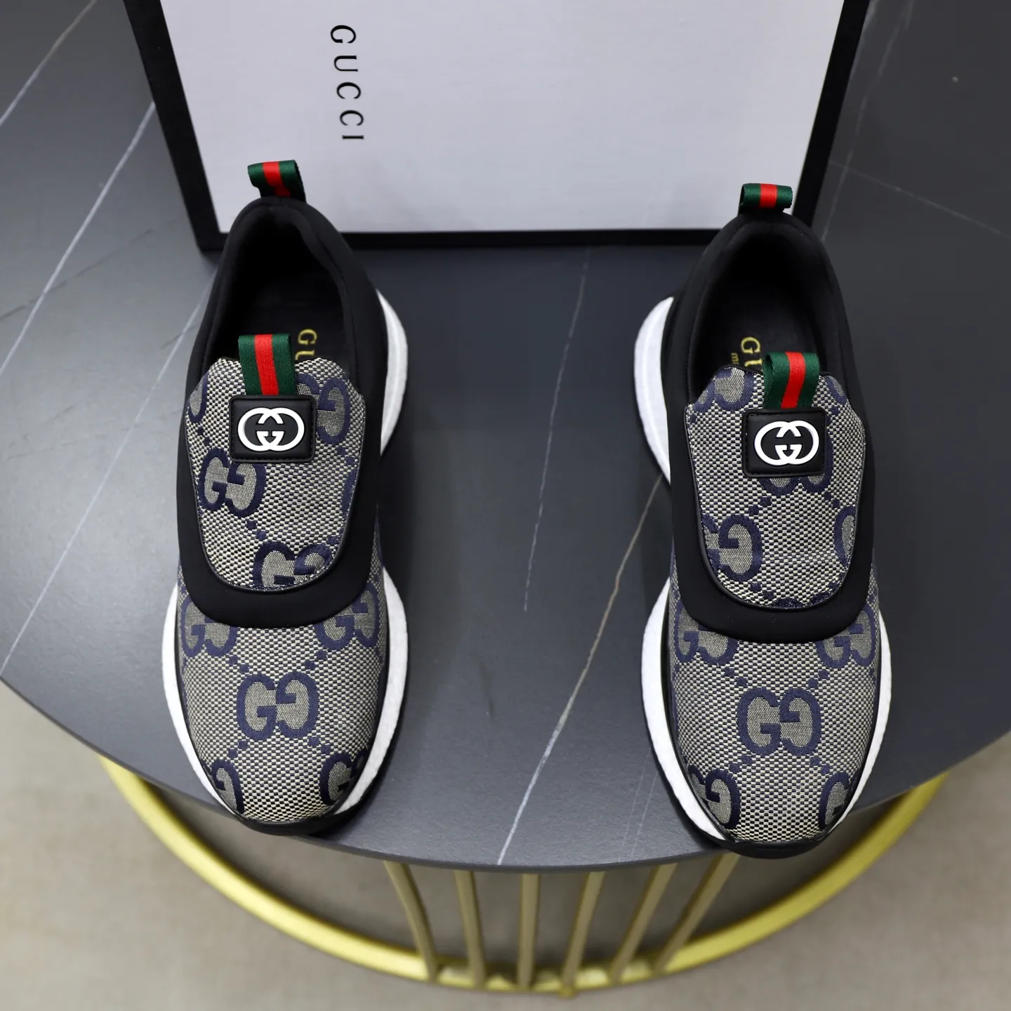 Ex-factory price: 462💰🙅‍♂️🙅‍♂️🙅‍♂️ Brand: Gucci GuCCI Standard code: 38-44 (45 customized) Grade: Same as the official website Material: Original leather stitching brand cloth Comfortable and breathable lining Lightweight and wear-resistant sports outsole Style category: Men's fashionable casual shoes Running sneakers Distinguished luxury brand elements Top luxury Color: actual picture color